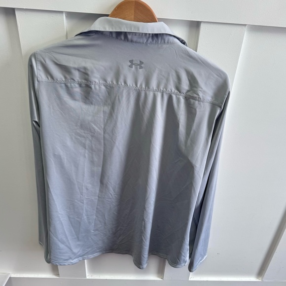 ⬇️$29 Under Armour Mens grey light and stretchy button up shirt size XL - Picture 2 of 3